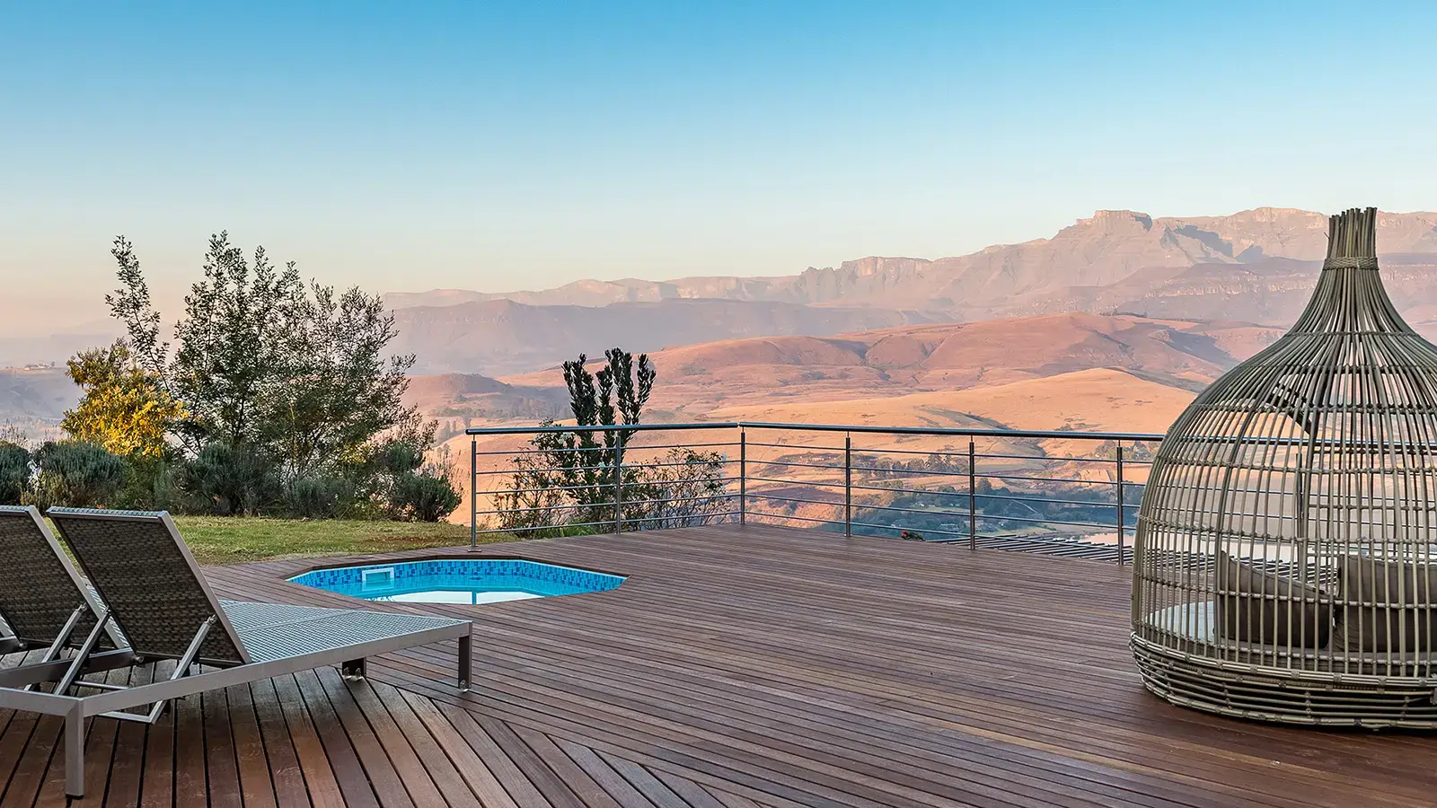 Cayley Mountain Resort 5